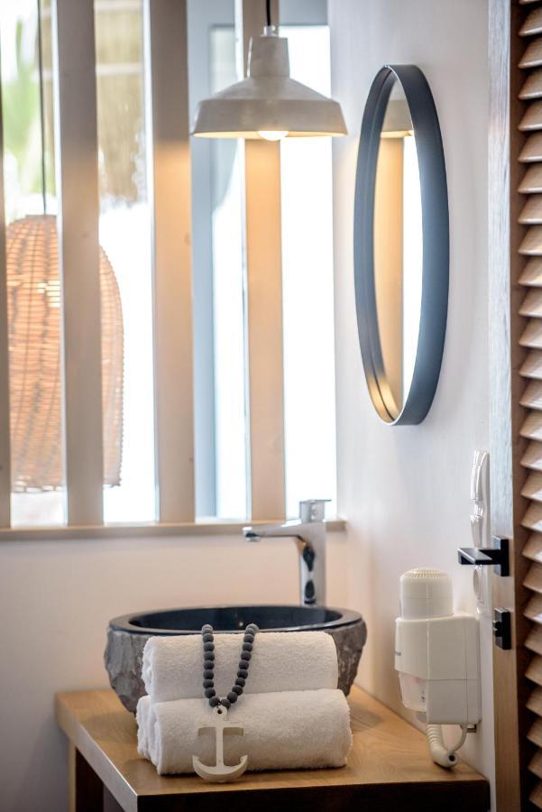 Laia Seafront Luxury Apartments Agia Pelagia  Exterior foto